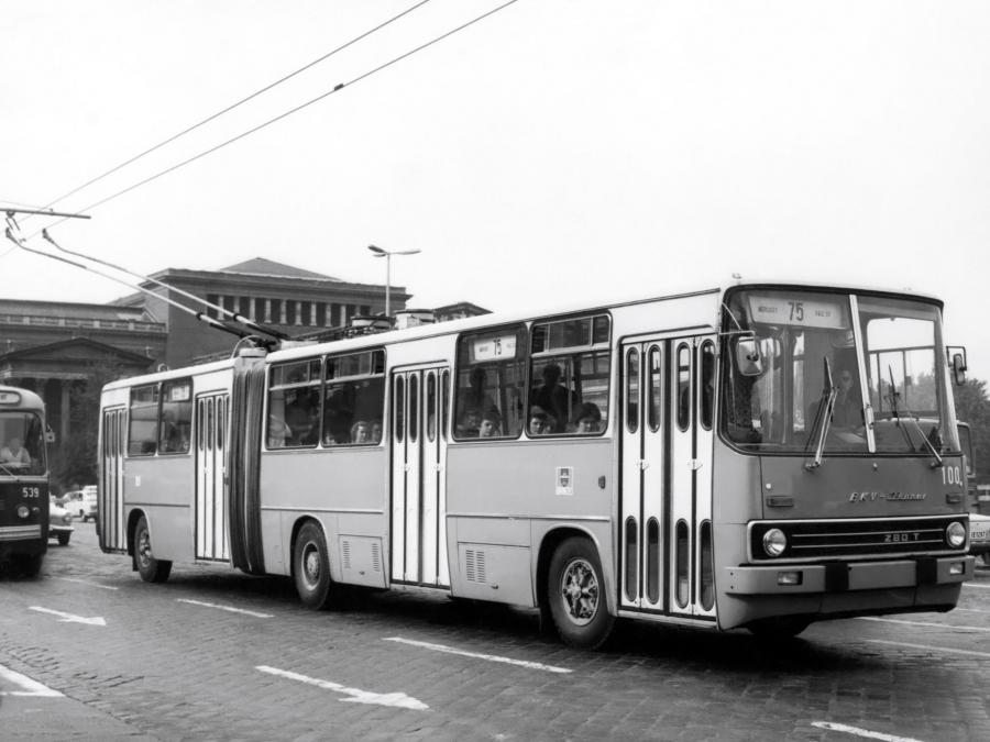  Ikarus 280T 1975 года  (фото 13 из 13)